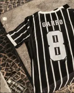 Corinthians lança camisa comemorativa sobre invasão corintiana de 1976; confira os modelos e valores camisa8